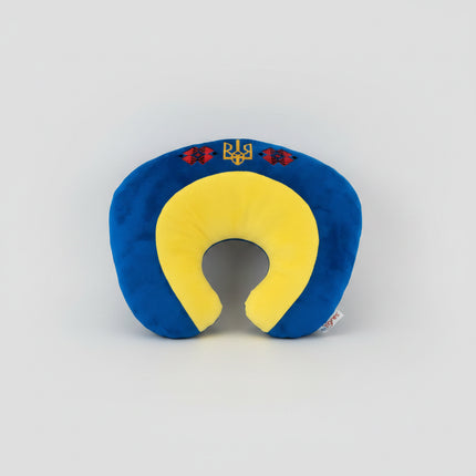 A headrest "Vyshyvanka" will not leave anyone indifferent. &nbsp;It is a perfect Ukrainian souvenir, ideal for comfortable rest, airplane travel, train travel, or travel by car, or bus.
The headrest is stylish and beautiful, it is also practical and pleasant to touch. &nbsp;The product can be used as an element of decoration, or as a travel accessory. &nbsp;The special shape of the pillow comfortably fits around the neck and gently supports the head, providing maximum comfort.
The headrest is made of enviro