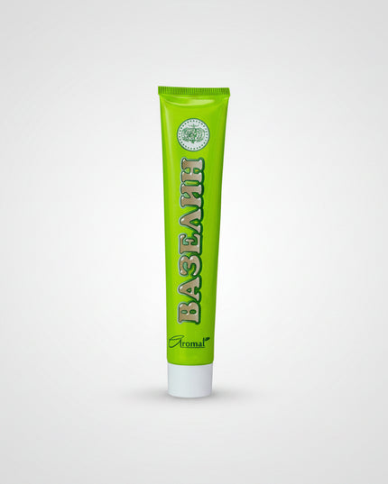 Aromat Cosmetic Vaseline is a classic protective skincare product designed to soften, moisturize, and shield dry or sensitive skin from environmental exposure. The dense occlusive formula helps prevent moisture loss and supports skin comfort during dryness, cold weather, wind, or irritation.

The product is suitable for everyday care of lips, hands, elbows, heels, and other dry skin areas.