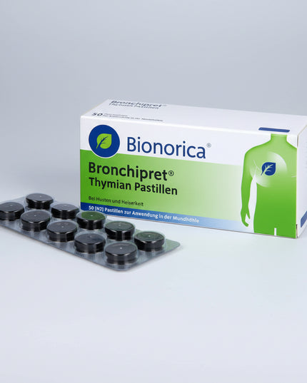 Bronchipret Thyme Pastilles are a plant-based medicinal product formulated to relieve symptoms of respiratory colds, particularly when accompanied by thick (viscous) mucus and bronchial irritation. The natural thyme extract helps loosen mucus, soothe inflamed airways, and ease coughing, making breathing more comfortable during colds and upper respiratory infections.