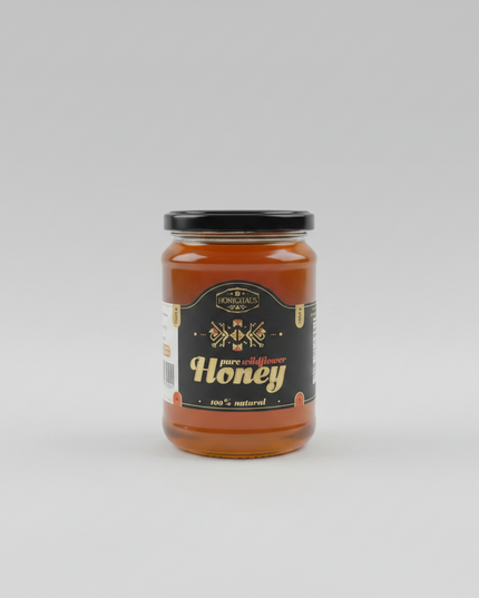 Honinghaus 100% Natural Linden Honey is a premium, single-flower honey known for its light golden color, delicate floral aroma, and naturally soothing properties. Sourced from linden blossoms, this honey is valued for its gentle taste, smooth texture, and traditional wellness benefits. Perfect for tea, baking, daily immune support, or as a natural sweetener