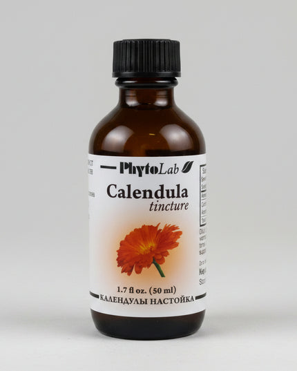 PhytoLab Calendula Tincture is a traditional herbal extract made from Calendula officinalis (Marigold) flowers using an alcohol extraction process to preserve the plant's naturally occurring beneficial compounds. Calendula has long been valued in European herbal medicine for its soothing, anti-inflammatory, and skin-supportive properties. It is traditionally used both internally and externally to support skin health, oral comfort, digestive wellness, and liver function.