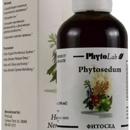 PhytoLab Phytosedum is a liquid herbal formula designed to support the nervous system, reduce stress, and promote calmness and emotional balance. This natural phytotherapy blend is traditionally used to help relieve anxiety, nervous tension, irritability, and mild sleep disturbances. Ideal for people experiencing stress, mental fatigue, or emotional overload.
