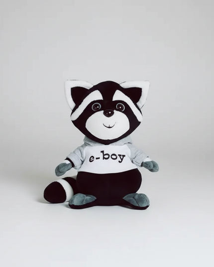 Rocky, the cutest little raccoon ready for cuddles and playful forest adventures!
Soft, friendly, and full of character, this plush toy is a perfect first companion for babies and toddlers — offering comfort, imagination, and cozy snuggles all day long