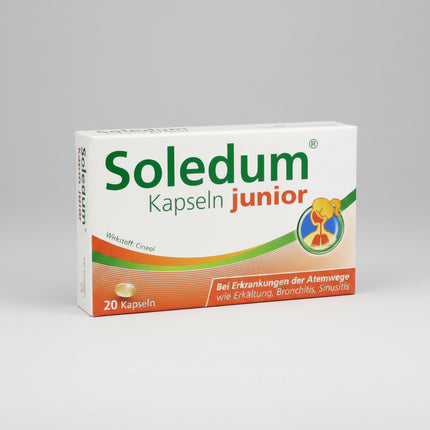 Soledum® Junior 100 mg is a plant-based medicinal product containing 100 mg of cineole (eucalyptol) per gastro-resistant soft capsule. It is used to help relieve symptoms of bronchitis, acute uncomplicated sinusitis (rhinosinusitis), and common colds affecting the respiratory tract. Cineole helps loosen thick mucus, supports easier breathing, and has anti-inflammatory properties that help reduce respiratory symptoms. Suitable for children 2–12 years of age, and may also be used by adults at the appropriate 