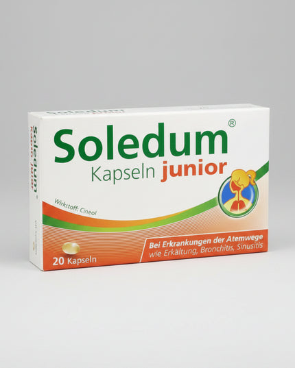 Soledum® Junior 100 mg is a plant-based medicinal product containing 100 mg of cineole (eucalyptol) per gastro-resistant soft capsule. It is used to help relieve symptoms of bronchitis, acute uncomplicated sinusitis (rhinosinusitis), and common colds affecting the respiratory tract. Cineole helps loosen thick mucus, supports easier breathing, and has anti-inflammatory properties that help reduce respiratory symptoms. Suitable for children 2–12 years of age, and may also be used by adults at the appropriate 