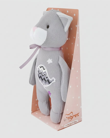 This adorable cat plush from the “Star” newborn collection is made with ultra-soft, safe, hypoallergenic materials and gentle embroidered features — perfect from the very first days. Lightweight and snuggly, it fits little hands perfectly and brings comfort during naps, stroller rides, and bedtime cuddles.