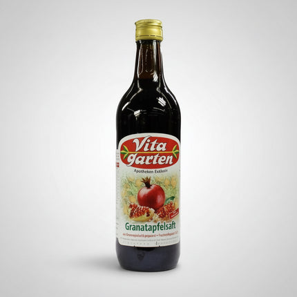 VITAGARTEN® Pomegranate Juice is a 100% pomegranate fruit juice with no added sugar, offering the naturally rich, fruity and pleasantly tart flavor characteristic of pomegranates.
Produced in Germany by Obstsaftkelterei Josef Möller GmbH & Co. KG, this juice is made from pomegranate juice concentrate and contains 100% fruit content. It can be enjoyed chilled on its own or incorporated into smoothies, mocktails, and other beverages.