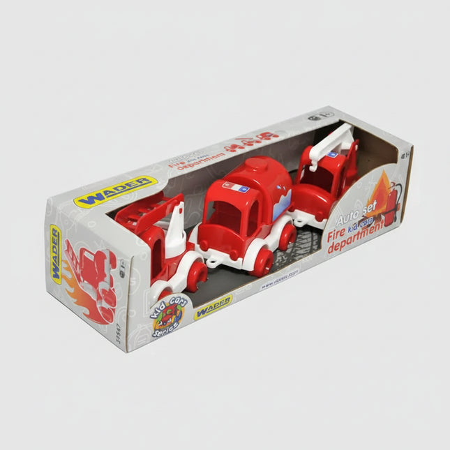 With the set of 3 sturdy vehicles in attractive colors, even the youngest children from 12 months can emulate their big idols. The tank truck, the crane vehicle and the ladder trolley bring lots of fun to the children's room. The vehicles of the Kid Cars series ensure realistic adventures. In addition, the trucks have wide tires and steel axles, which give the toy cars high stability. The fire brigade trucks are lightweight, maneuverable and invite you to play - ideal for home, outdoor or sandpit. In combin
