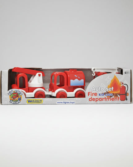 With the set of 3 sturdy vehicles in attractive colors, even the youngest children from 12 months can emulate their big idols. The tank truck, the crane vehicle and the ladder trolley bring lots of fun to the children's room. The vehicles of the Kid Cars series ensure realistic adventures. In addition, the trucks have wide tires and steel axles, which give the toy cars high stability. The fire brigade trucks are lightweight, maneuverable and invite you to play - ideal for home, outdoor or sandpit. In combin